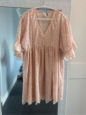AKEMI + KIN Anthropologie Pink Eyelet Lace Flutter Sleeve Mini Dress Size Small